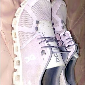 On Clouds Size: Women US8.5 Color: Lavender Wore but still in good condition